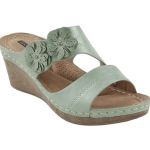 NWOB Good Choice Shoes Rita Mint Floral Faux Leather Wedge Sandals 6.5